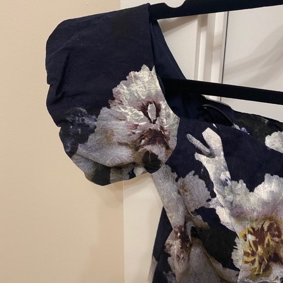 Off the shoulder floral blouse - Picture 2 of 4